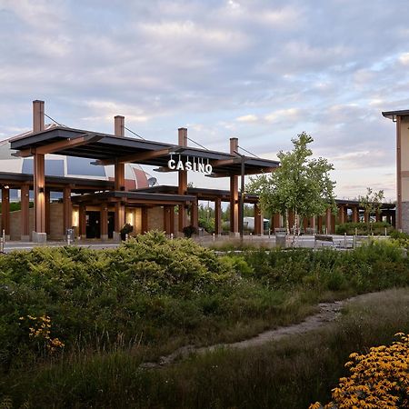 Great Blue Heron Hotel Порт Пери Екстериор снимка