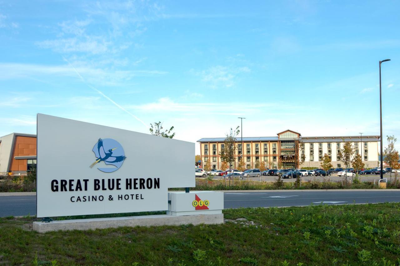 Great Blue Heron Hotel Порт Пери Екстериор снимка